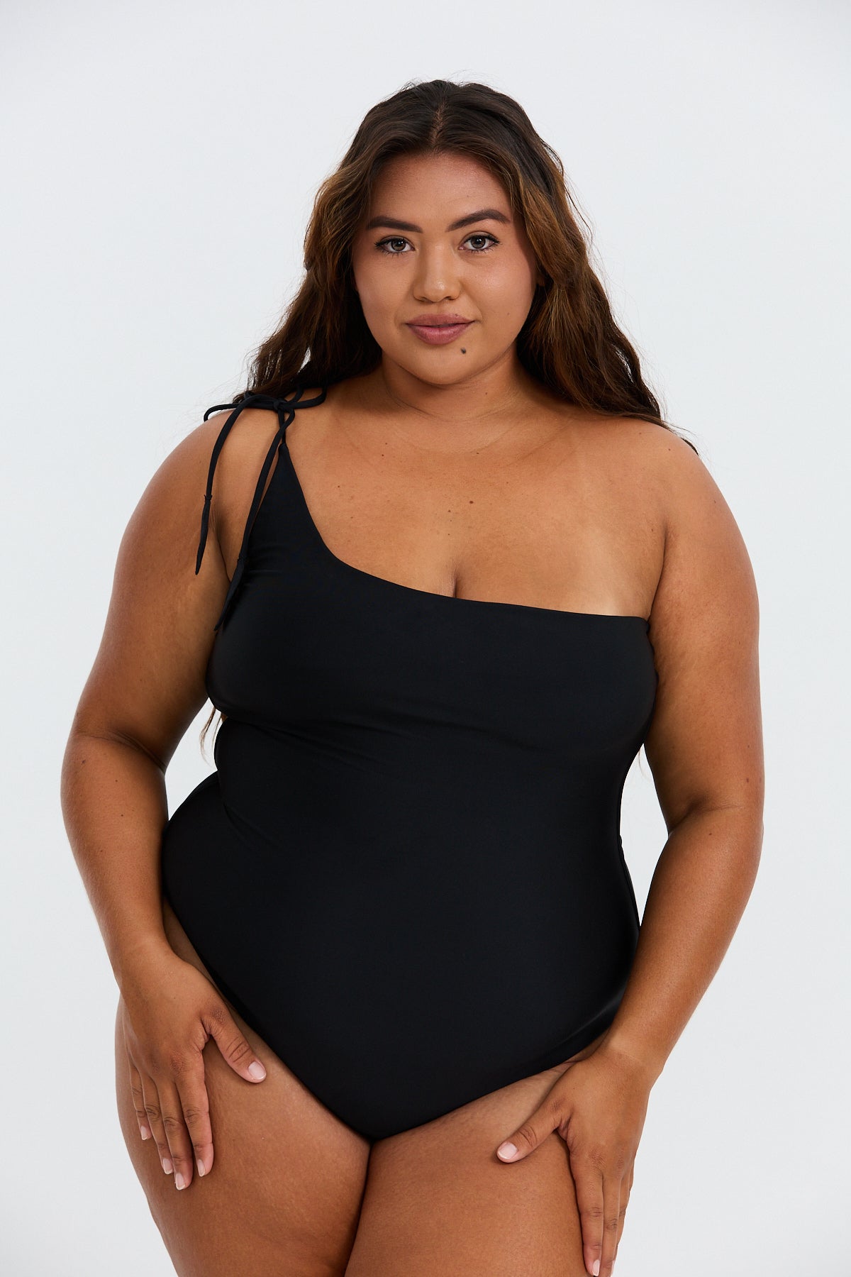 Makaio Curve One Piece - Black