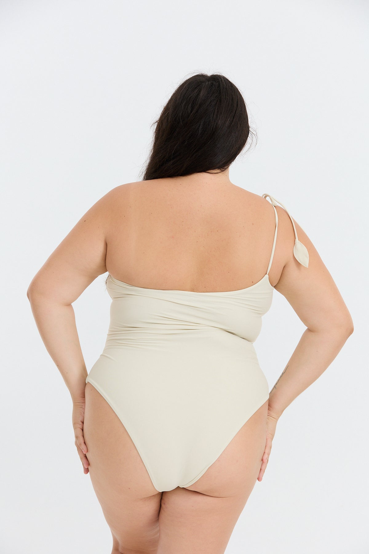 Makaio Curve One Piece - Gardenia